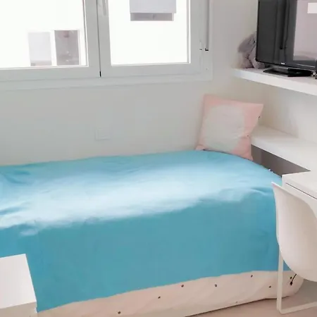 Lovely Centrally Located In * אסטפונה
