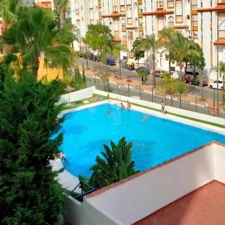 Lovely Centrally Located In דירה אסטפונה