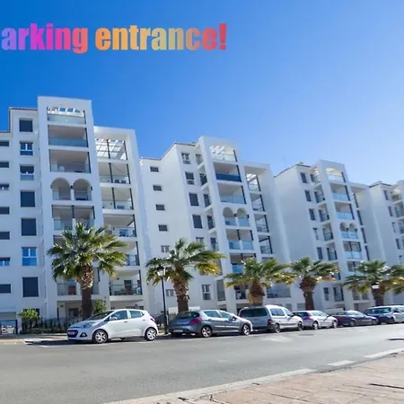 Lovely Centrally Located In דירה *